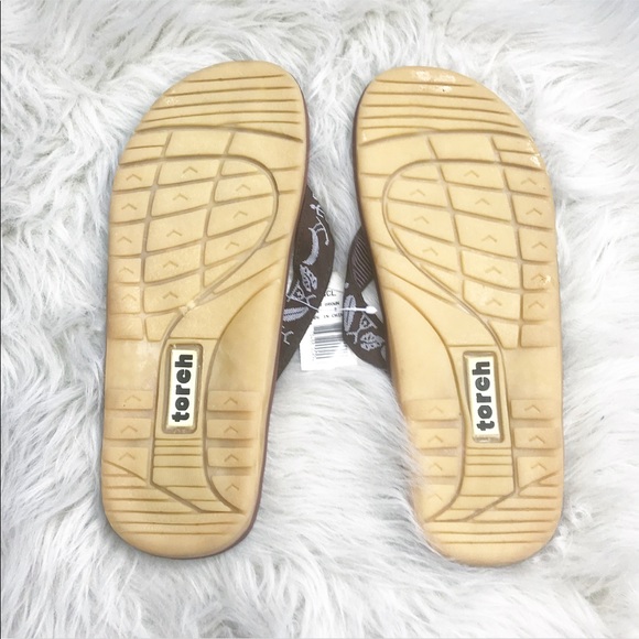 ‼️$4 SALE‼️ (NWT) Brown Torch’s Flip Flops - Picture 3 of 3